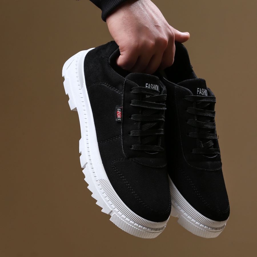 اللون الاسود