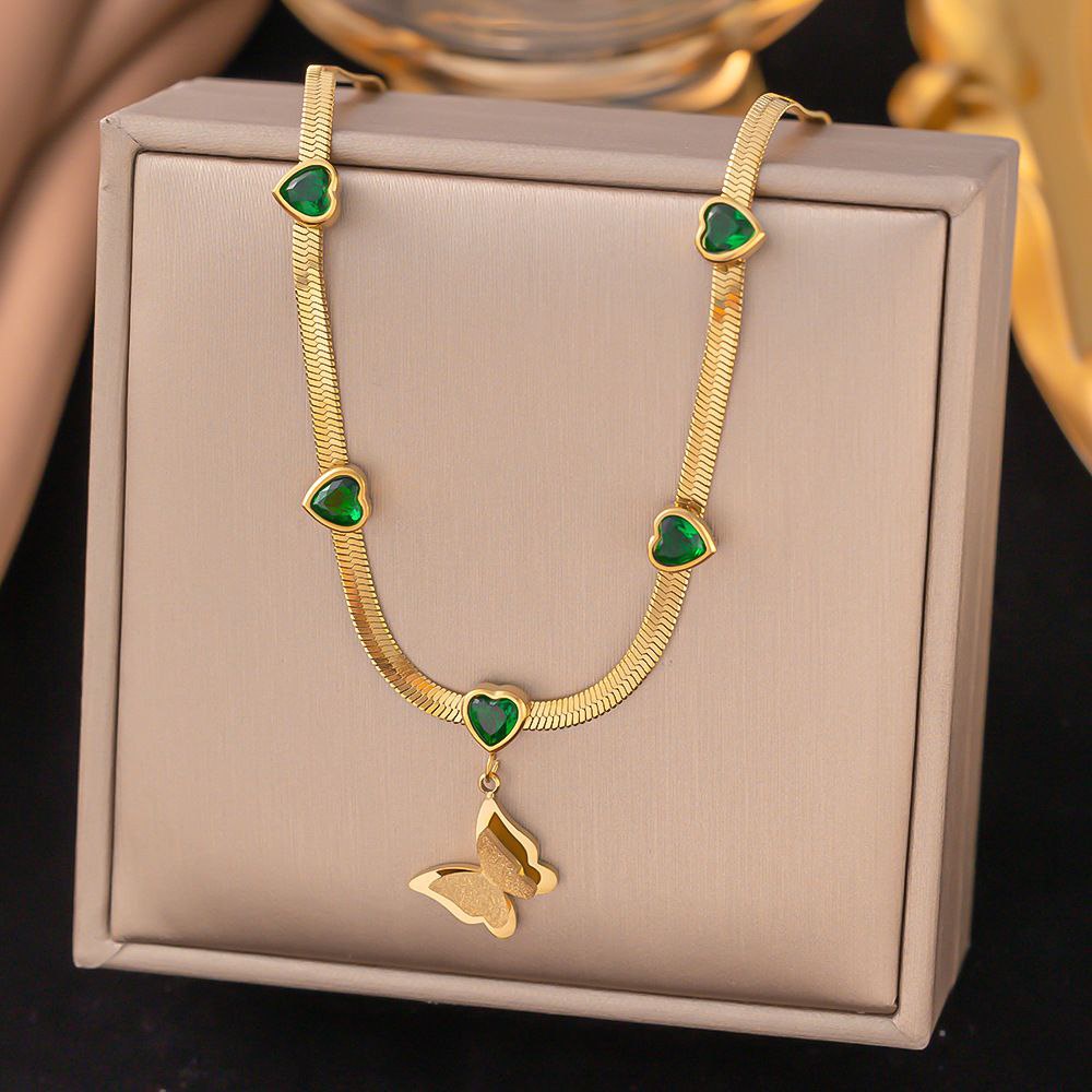 Stainless steel butterfly collar with green lobes