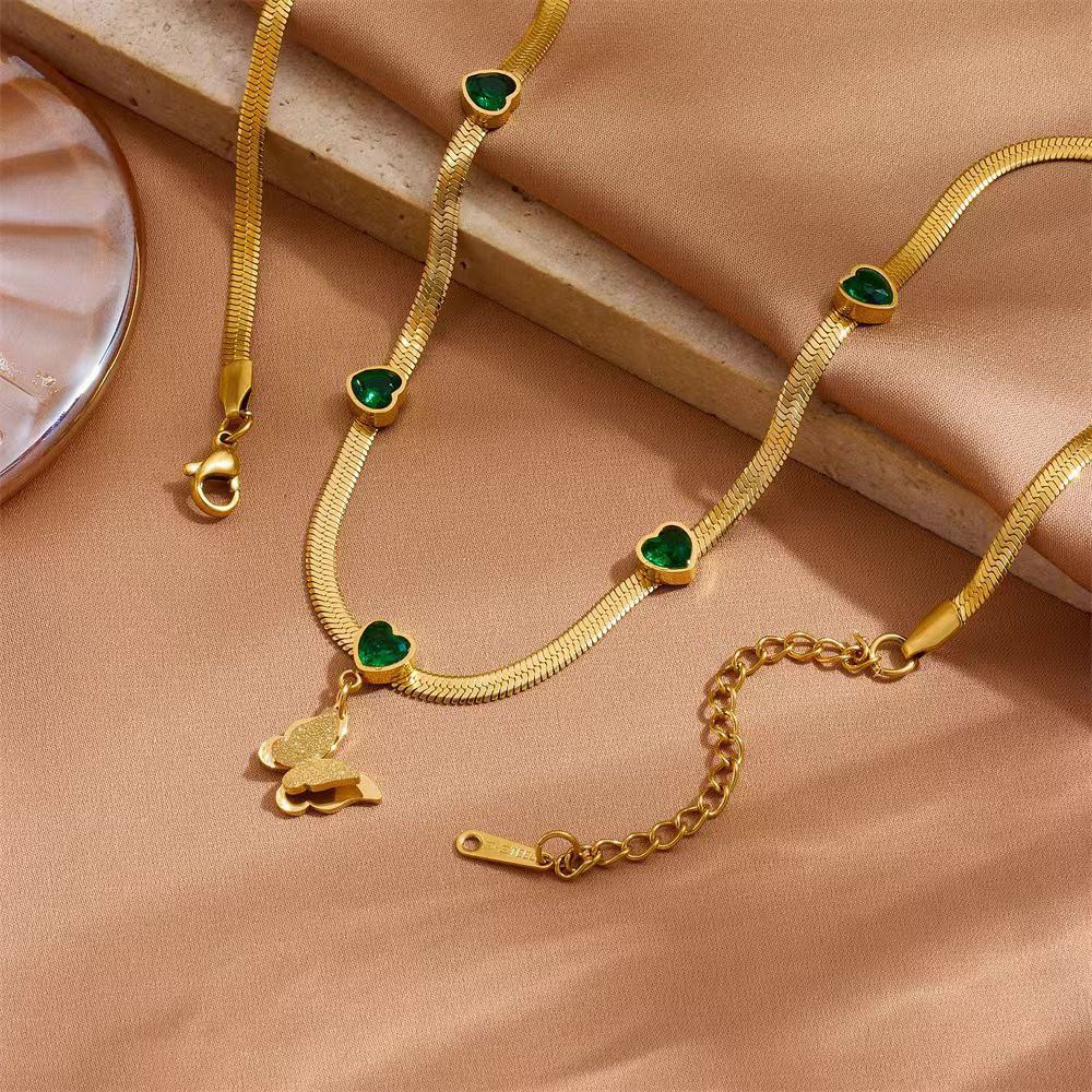 Stainless steel butterfly collar with green lobes