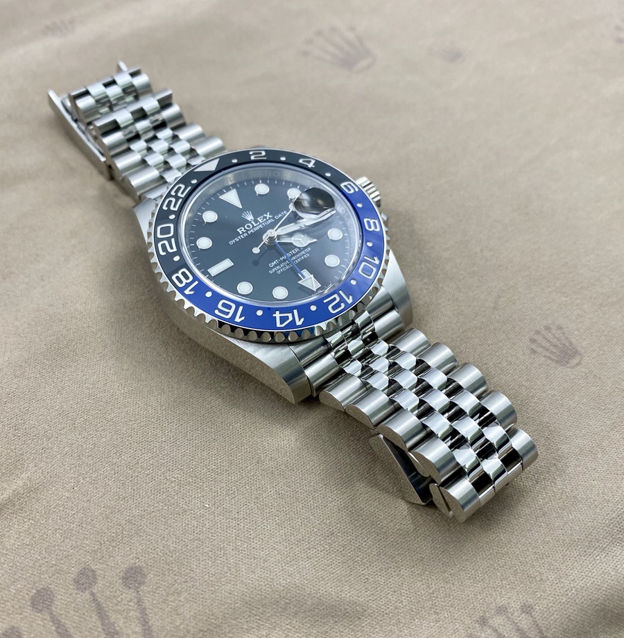 مني الدوسري