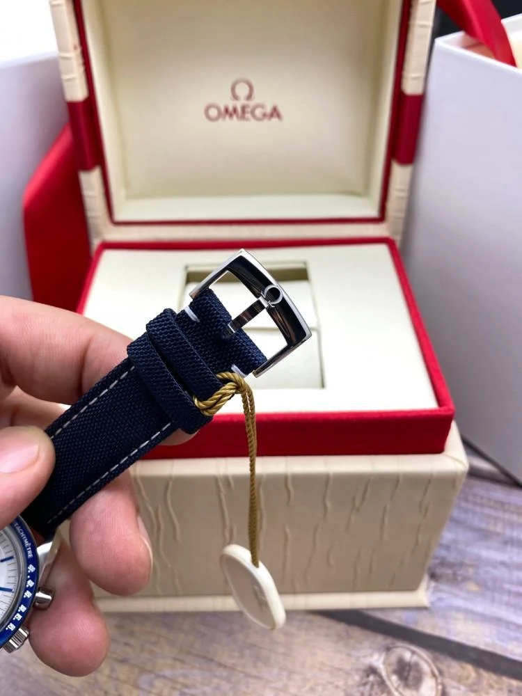 أوميقا سبيد ماستر سنوبي  هاي كواليتي  Omega Speedmaster Snoopy hi qulaity