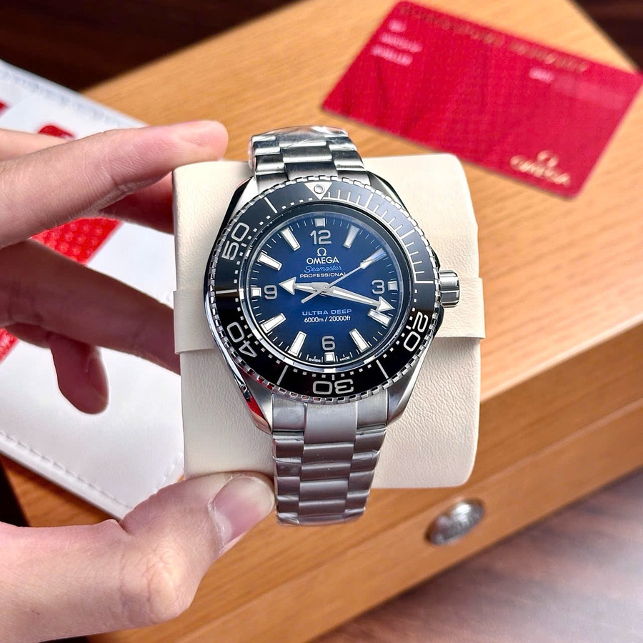   ساعة اوميغا سي ماستر بلانيت اوشن 6000 متر Co Axial Master Chronometer Blue Dial Silver Steel Strap master هاي كواليتي