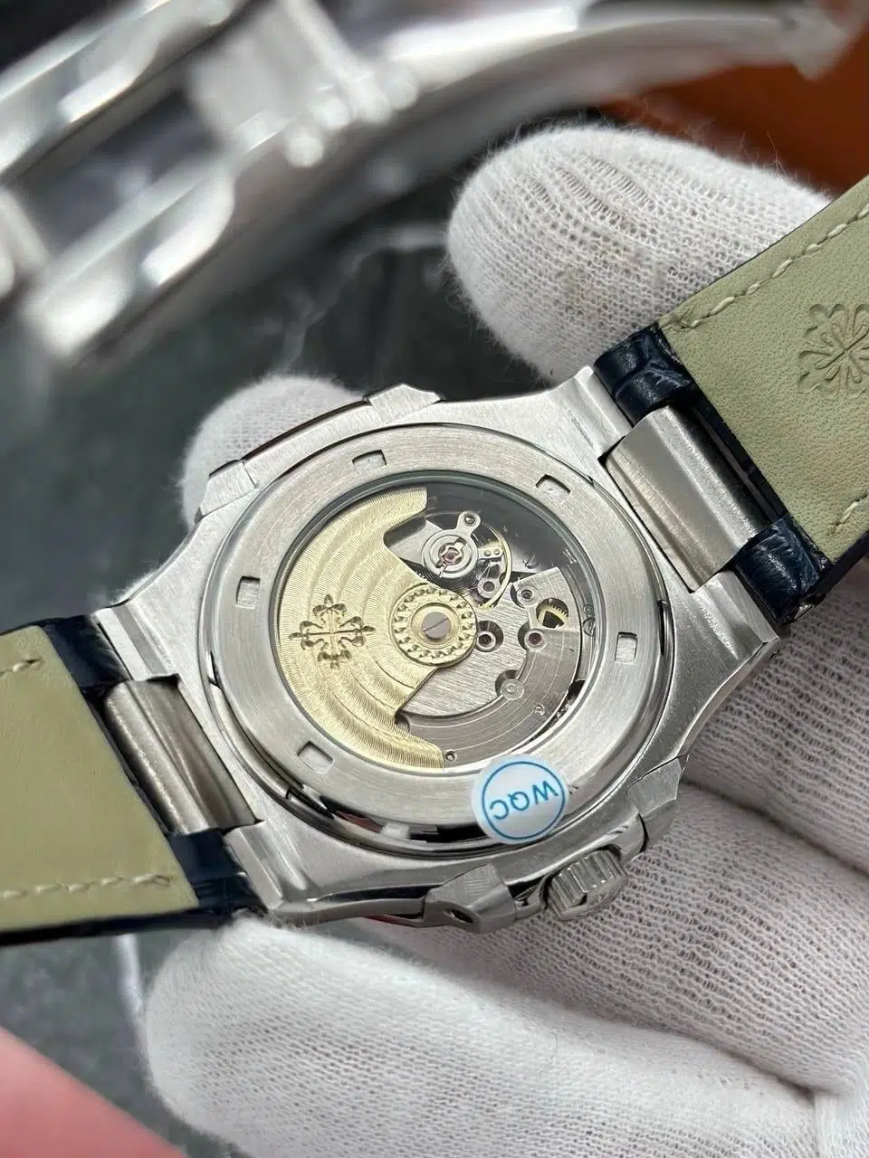  نوتيلوس 40 مم بحزام جلدي ومينا زرقاء Nautilus 40mm blue Dial Leather Strap