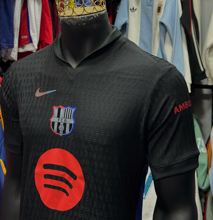 تيشيرت برشلونة الاسود 2024-25