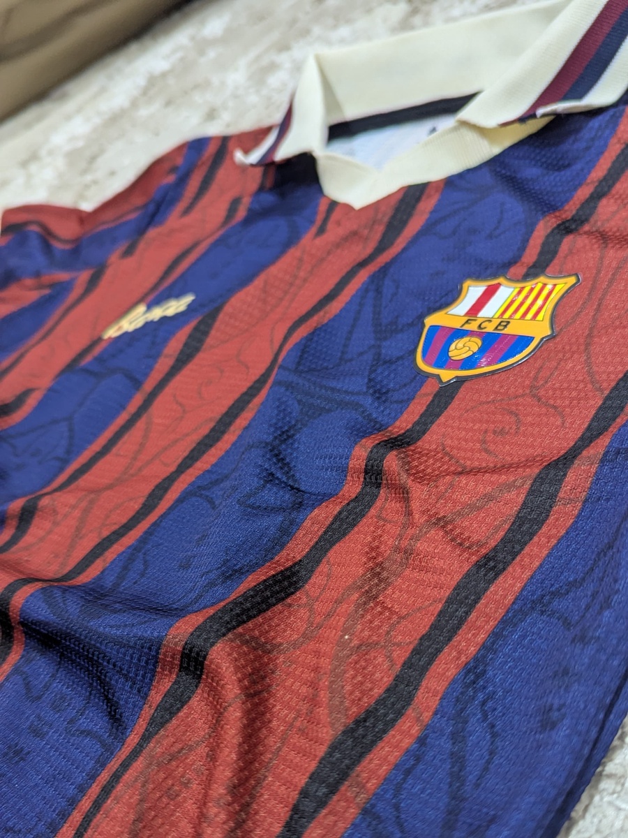 تيشيرت برشلونة كلاسيك اصدار خاص