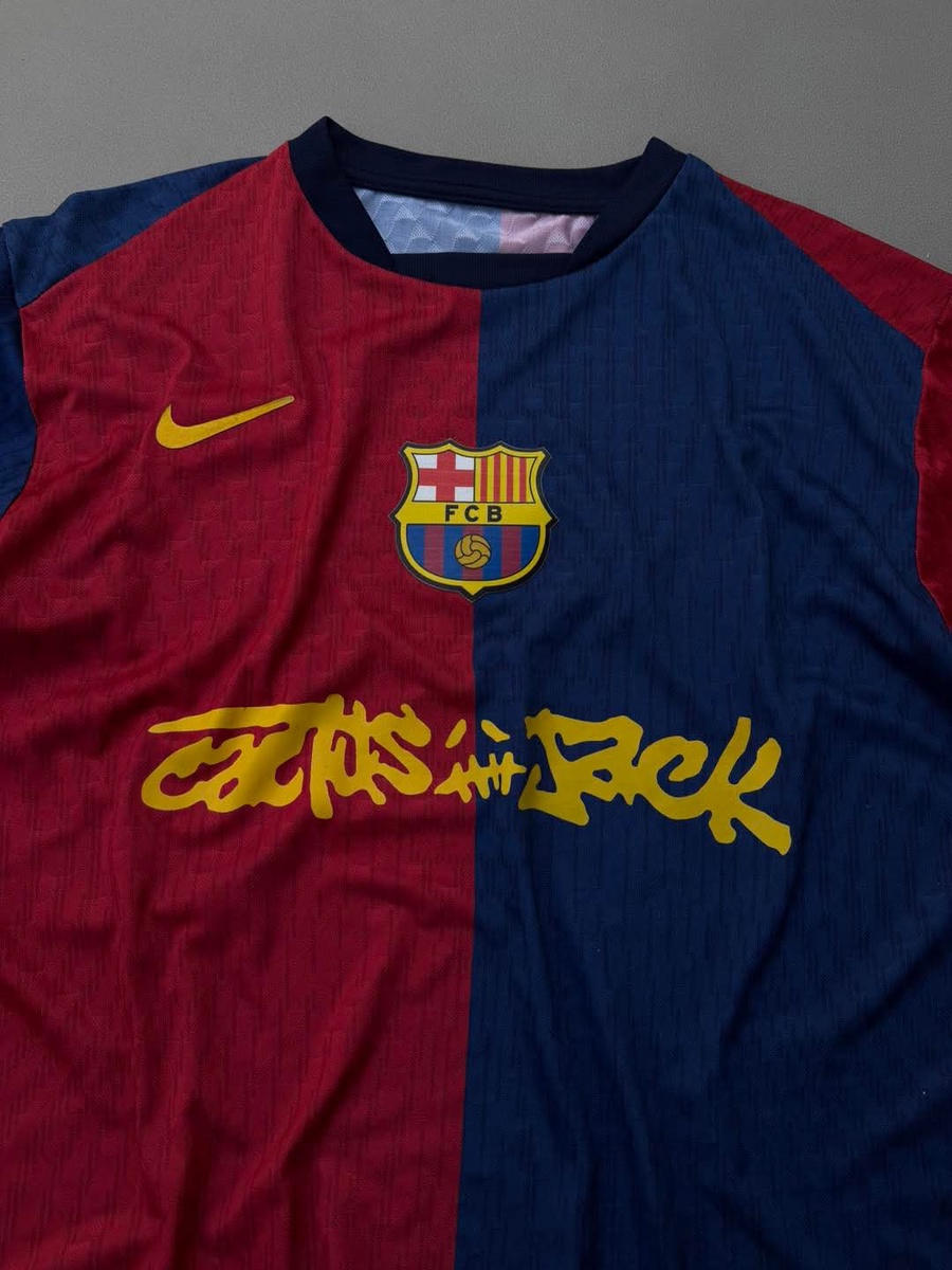 برشلونة الاساسي نسخة ترافسكوت 2025
