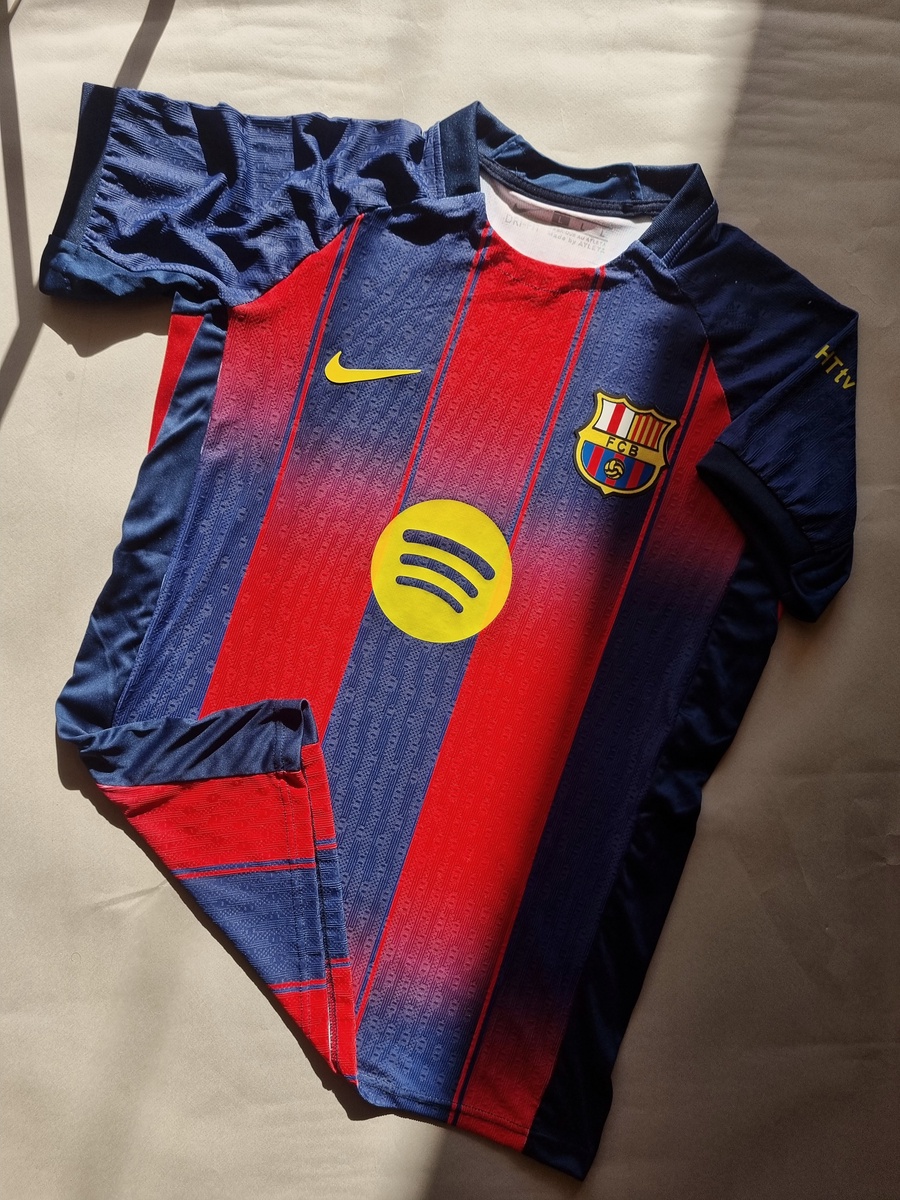 تيشيرت برشلونة 2026 الاساسي