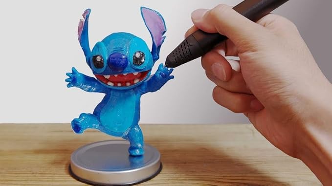 يساعد الطالب على عمل مجسمات واقعية لمشاريعه.