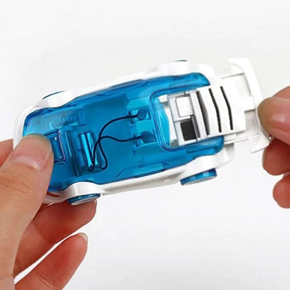 5️⃣ شغّل واستمتع 🚗💨

بمجرد ما تضيف المحلول، العربية هتبدأ تشتغل وتتحرك قدام طفلك.

العربية ممكن تجري لحد 150 متر في الشحنة الواحدة.