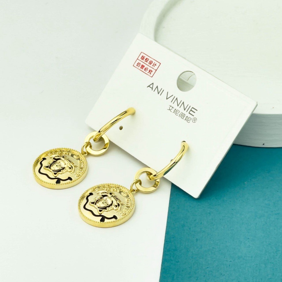 Golden Round Plate Earrings