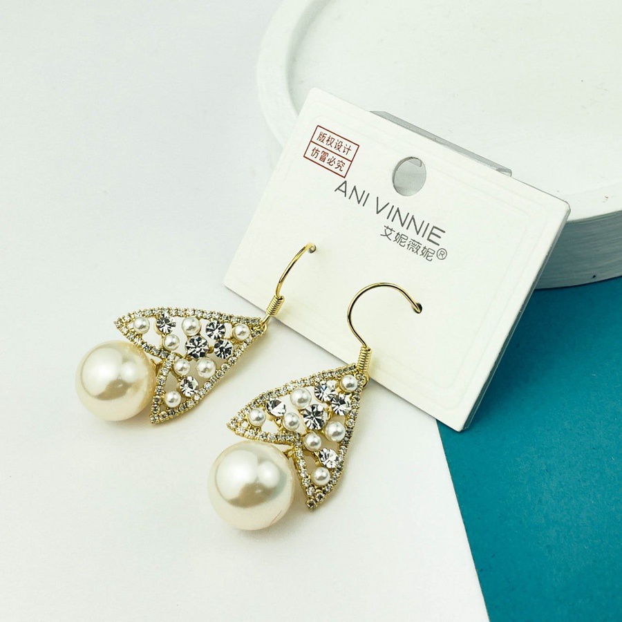 Golden Arrow Pearl Zircon Earrings