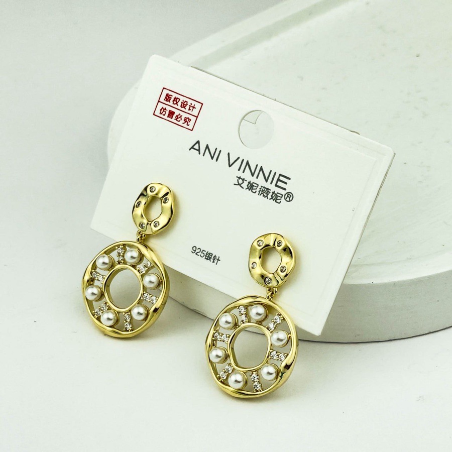 Golden Hollow Circle Earrings – Pearl & Zircon Mix