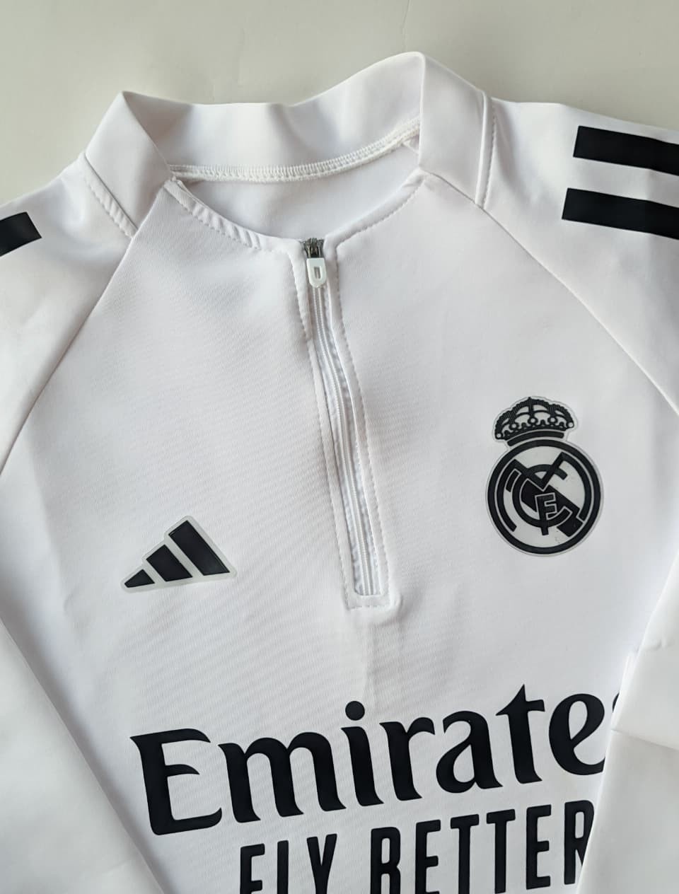 تراك ريال مدريد ابيض 2026 غطس مستورد
