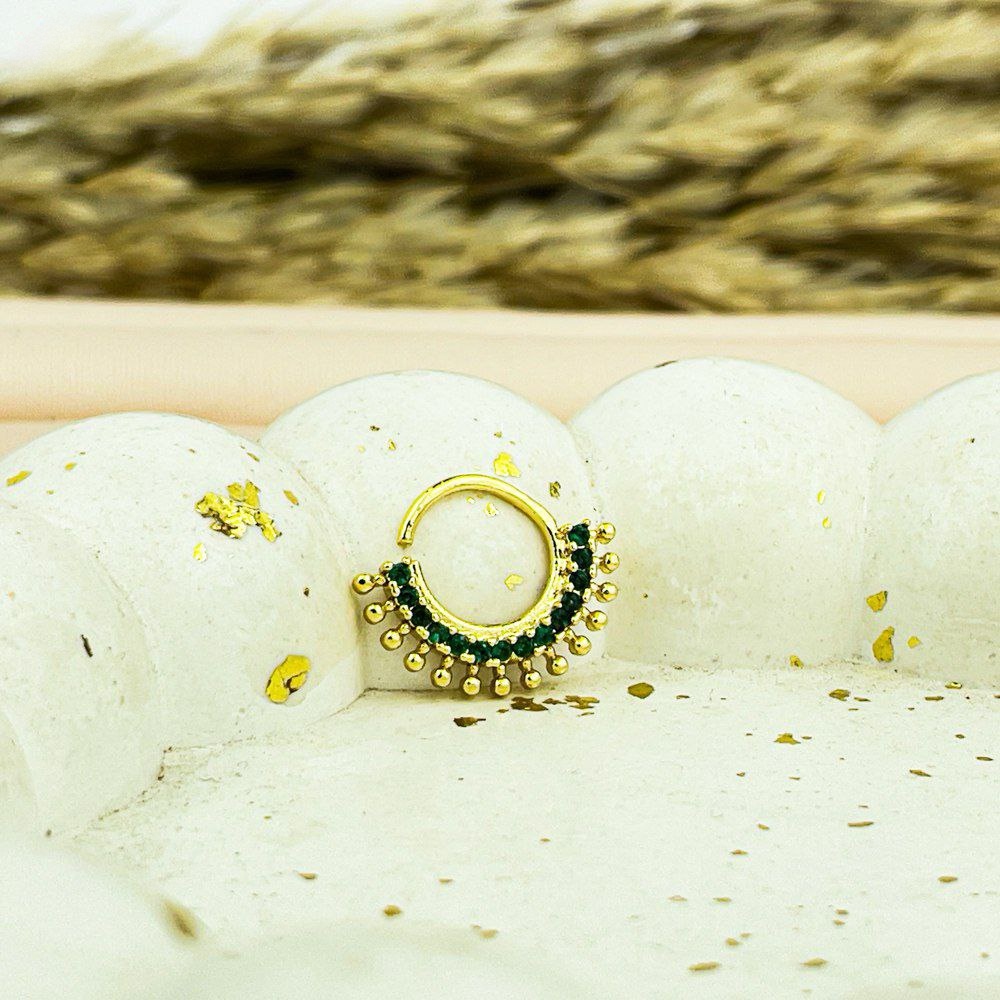 Golden Leaf Nose Piercing – Mini Green Stones