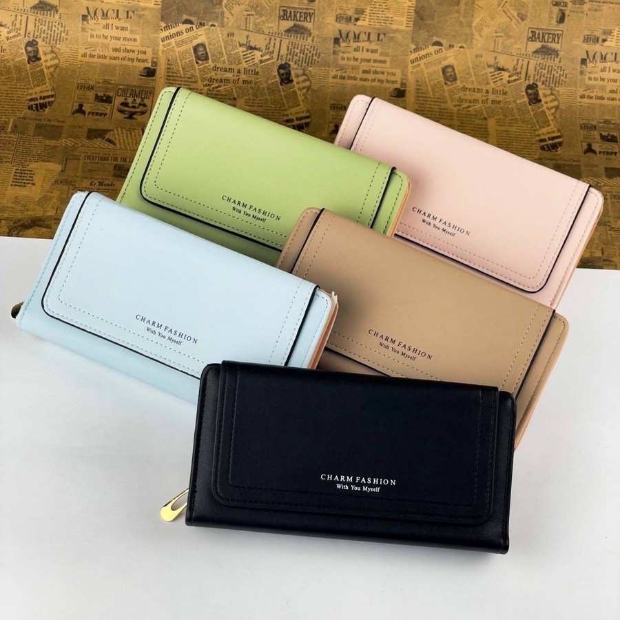 THE CLASSIC ENVELOPE CLUTCH