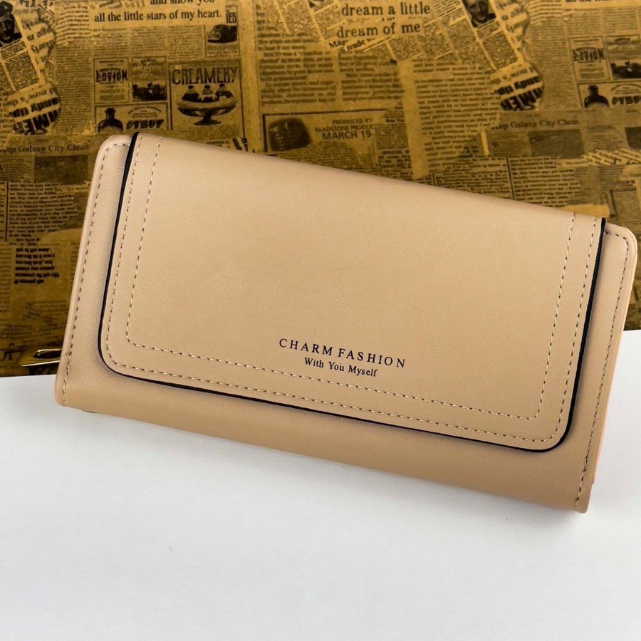 THE CLASSIC ENVELOPE CLUTCH