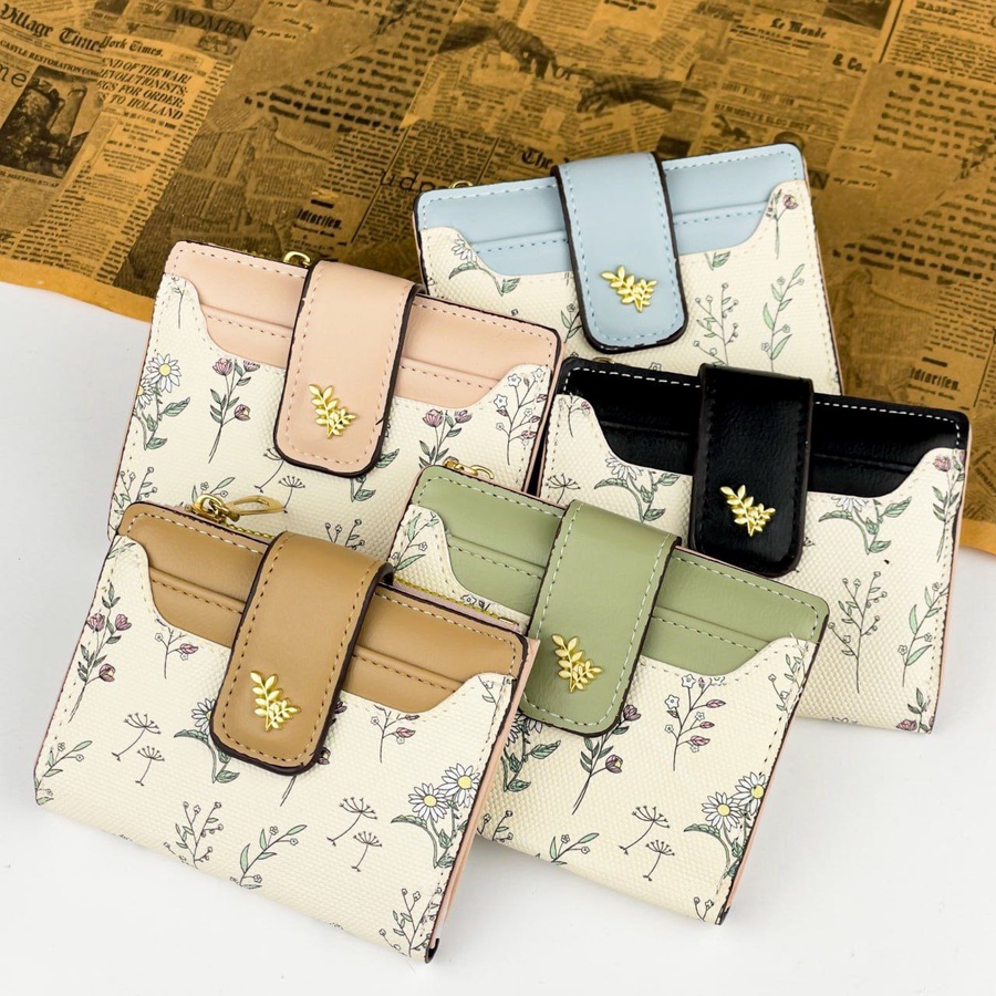Floral Women’s Sky Leather Wallet – Elegant Pastel Design