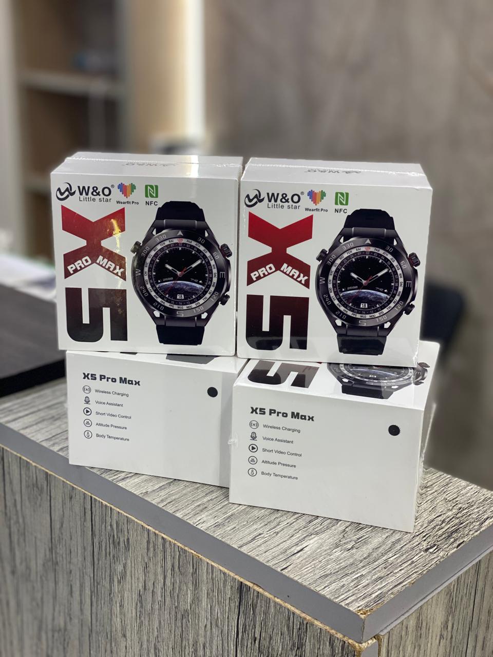 ✅ ٤ مسامير استشعار احترافية لقياس النبض وضغط الدم بدقة عالية.
