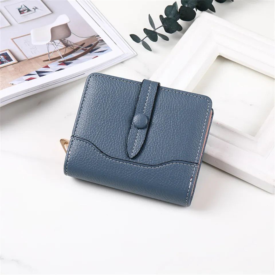 THE MINIMALIST STRAP WALLET