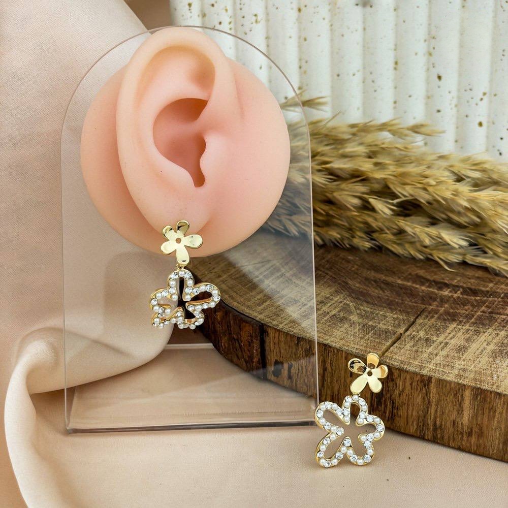 Zircon Bloom Earrings – Gold Floral Design 925