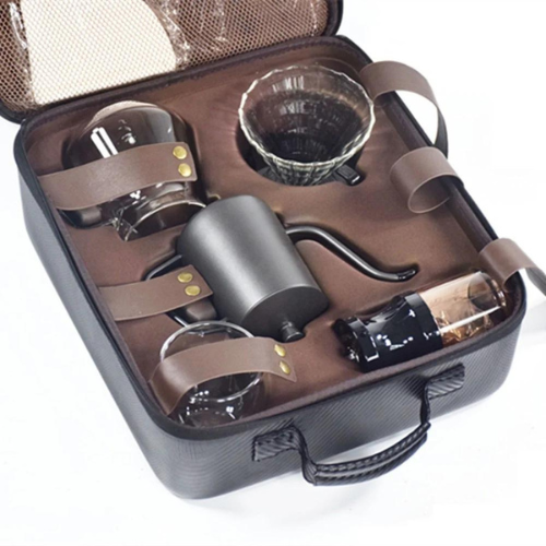 ✅ خفيفة وسهلة الحمل
