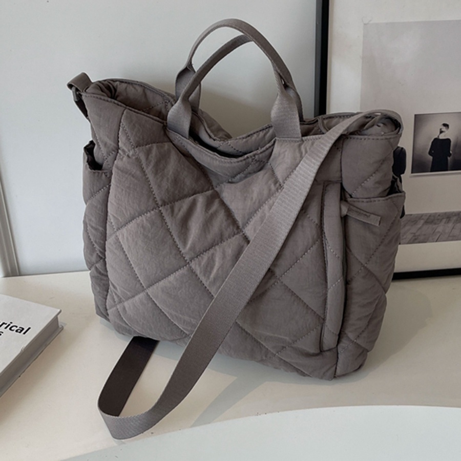 تصميم أنيق يناسب كل الإطلالات