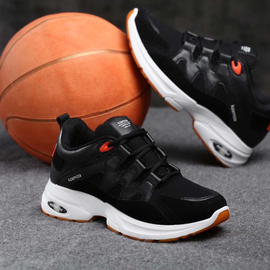 لكل بطل حكاية