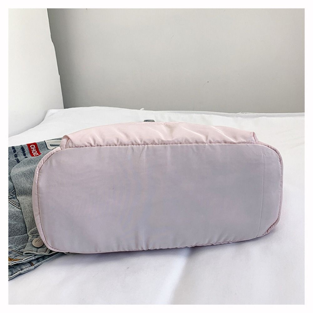 تصميم أنيق يناسب كل الإطلالات