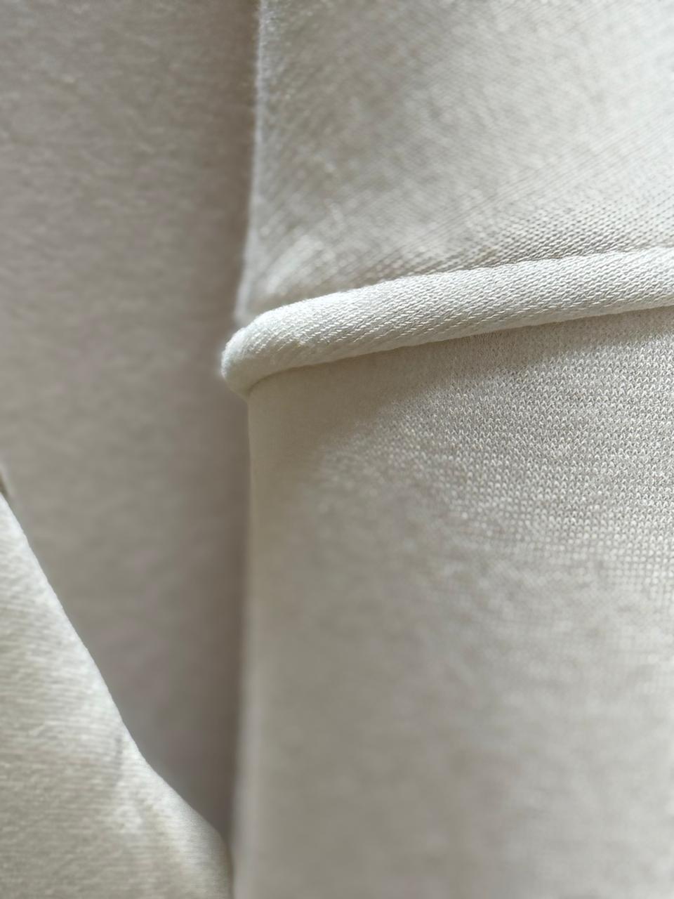 خامة تقيلة وناعمة