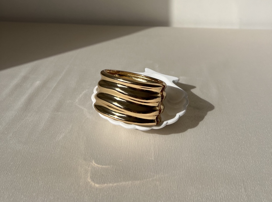 Wide Wavy Bangle