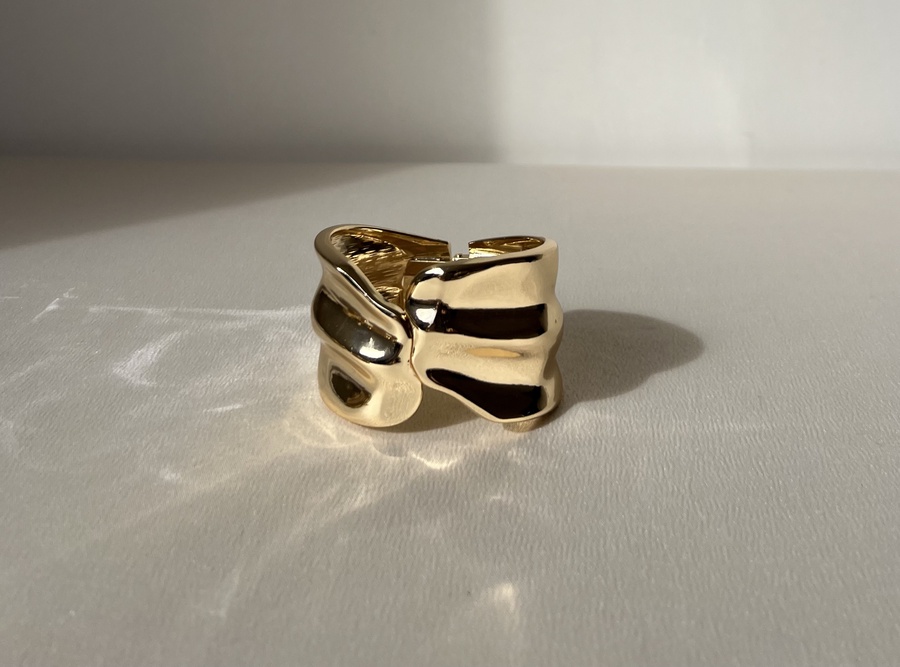 Wide Wavy Bangle