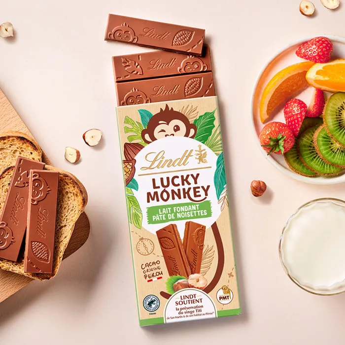 Lindt LUCKY MONKEY Milk Chocolate Hazelnut Paste Tablet 100g