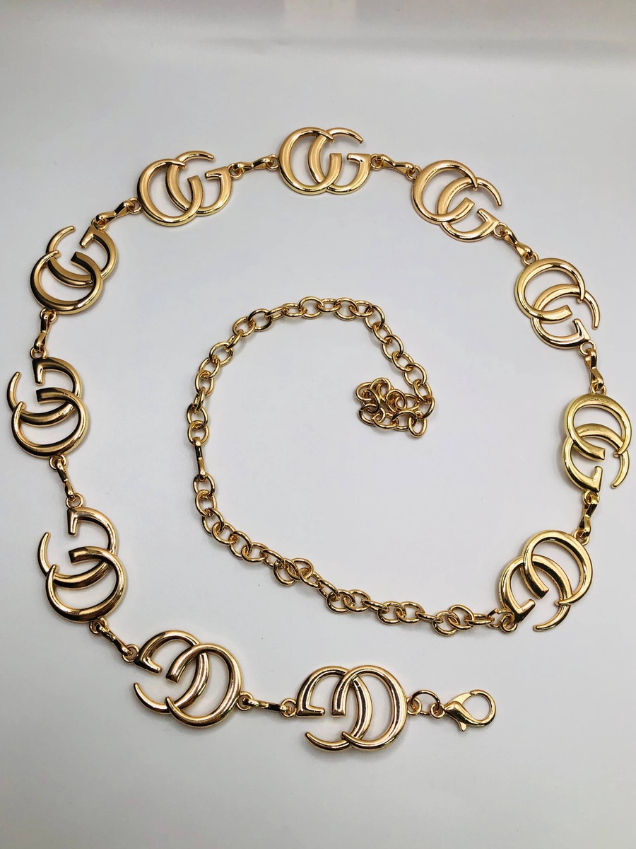 Glamour Couture Linked Logo Belt – Open Frame Design