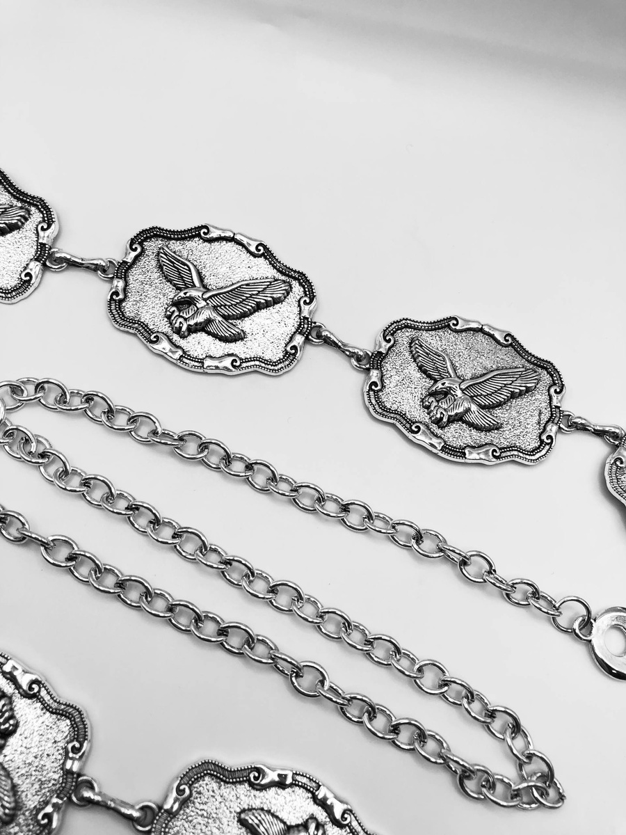 Halo Rings Belt – Sleek Connected Circles