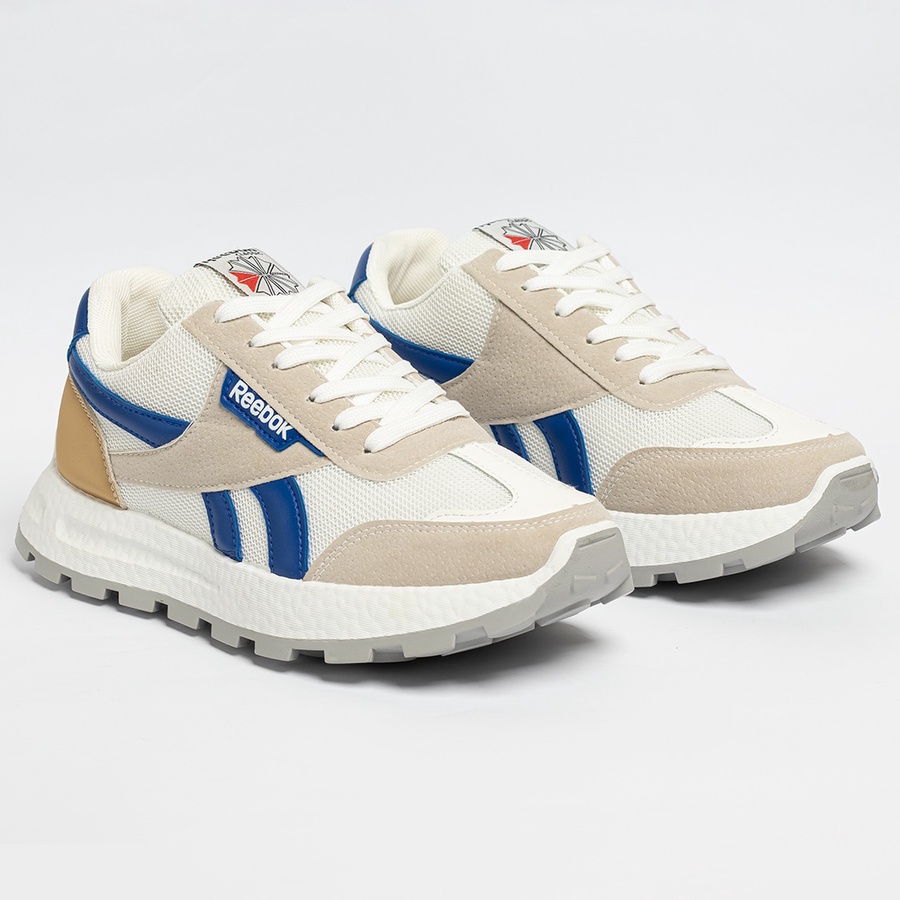 فرش داخلي مبطن ومريح