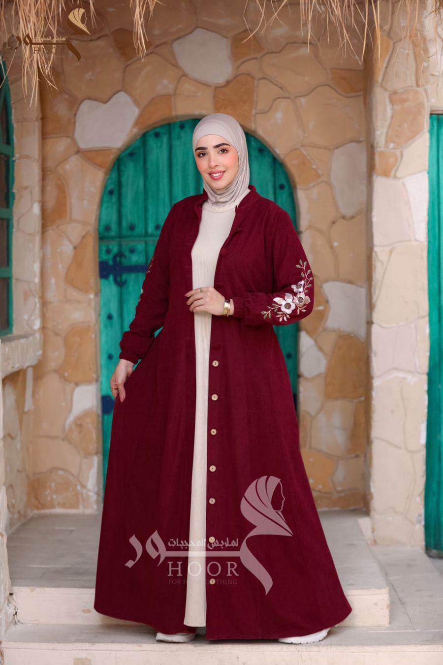 عباية نقاء قطيفة مطرزة – تنفع كارديجان ودريس موديل أنيق بخامة عالية الجودة