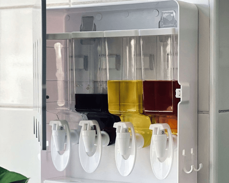 4 موزعات للزيوت والسوائل