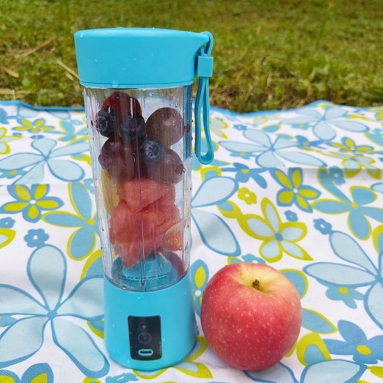 عصيرك الطازج معاك في أي مكا