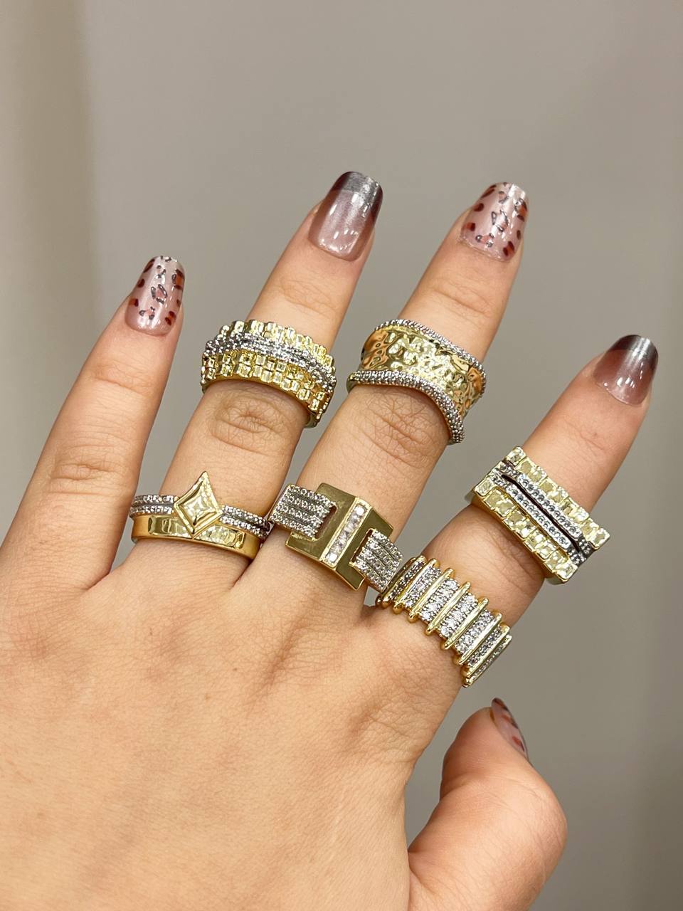 Elegant Women’s Rings – Stylish & Trendy Accessories