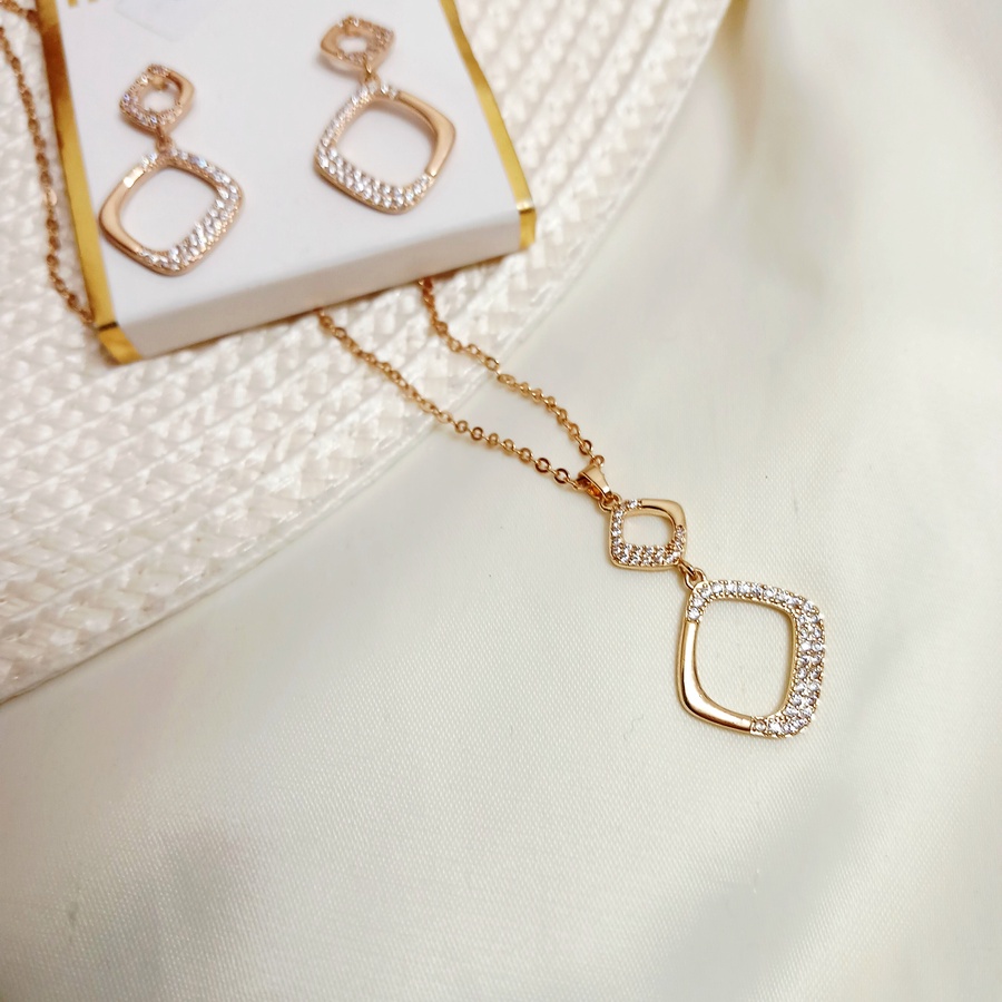 Curved Chic necklace and earings