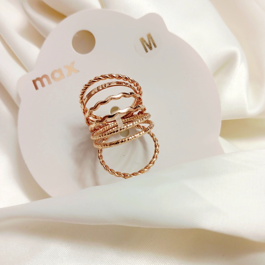 Simple Gold Rings set