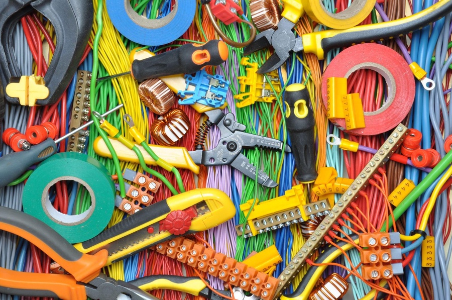 مستلزمات الكهرباء