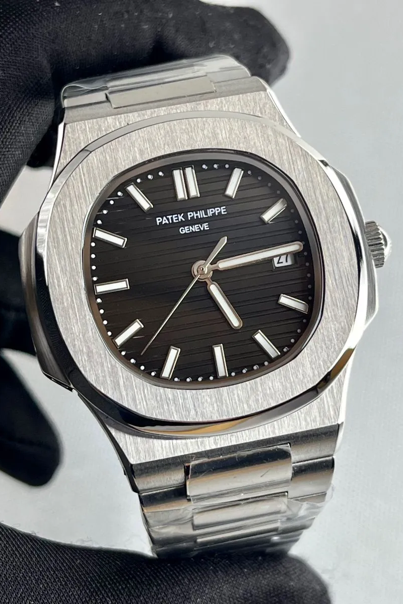Patek Philippe Nautilus Metal