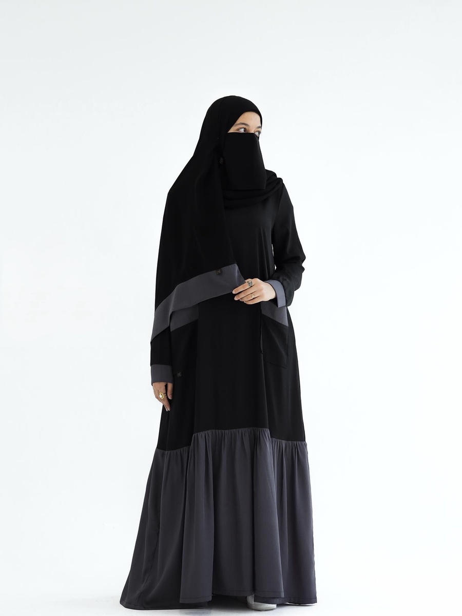 عباية سارة