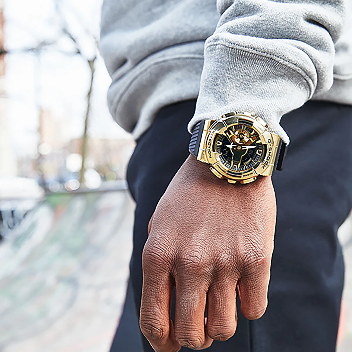 Gold & Black Men’s Sport Watch