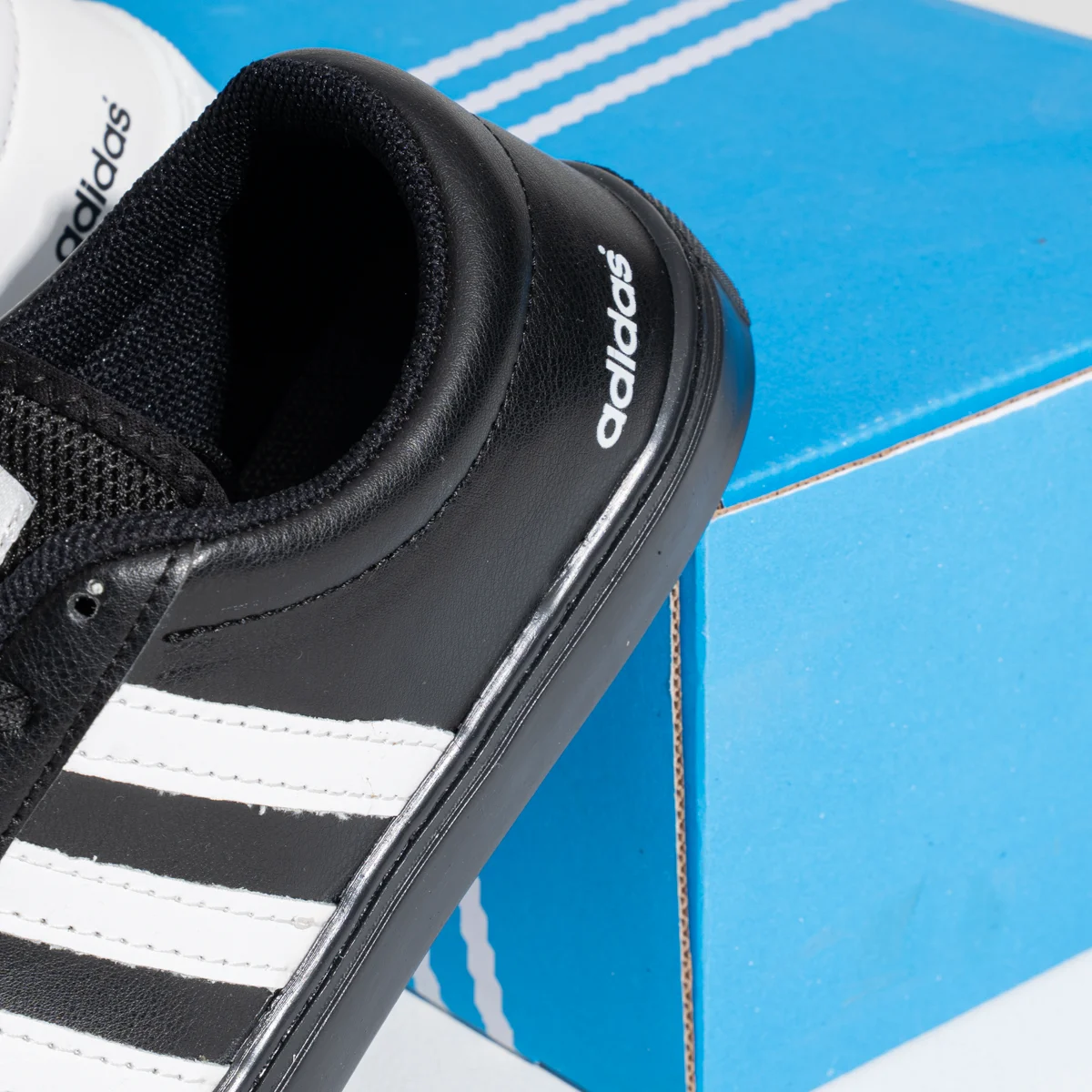Low Top Comfort Flat Sneaker-KFL32