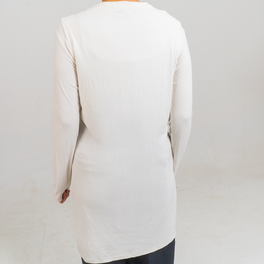 Modest Top