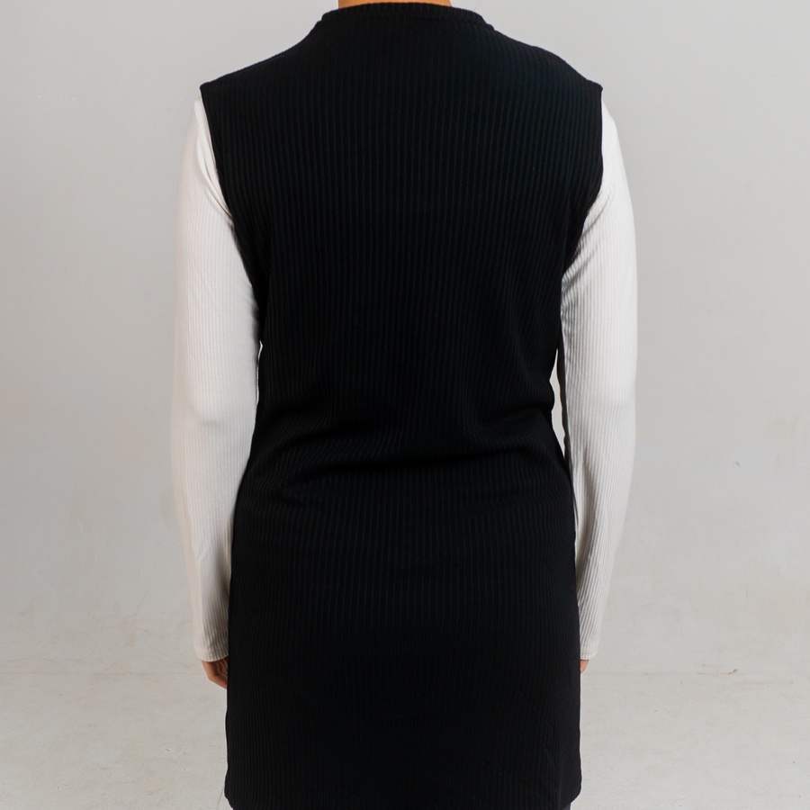 Modest Top