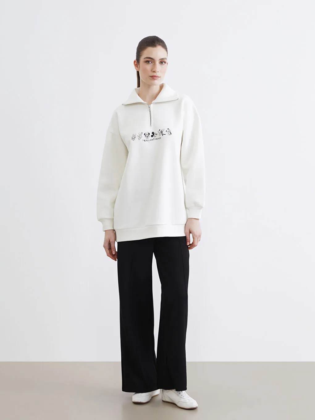 Women's Wide Leg Sweatpants With Elastic Waist