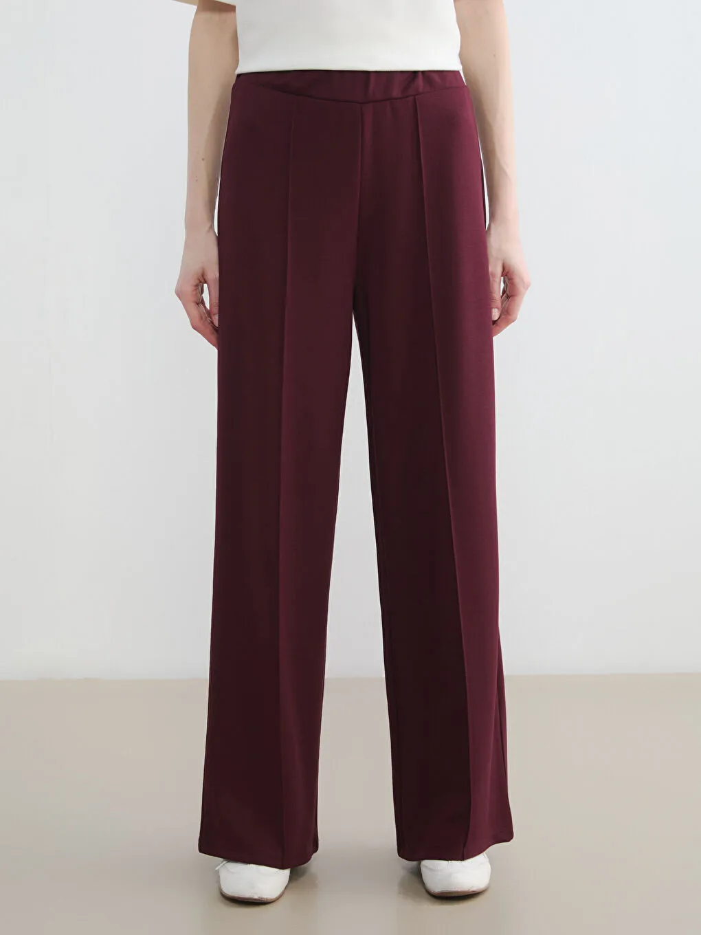 Women's Wide Leg Sweatpants With Elastic Waist